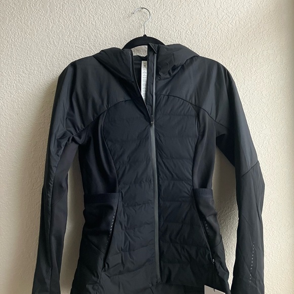 Lululemon Down For It All Jacket (Size 6) NWT - Picture 4 of 16